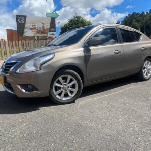 NISSAN VERSA ADVANCE 2015 MECÁNICO 1.6L